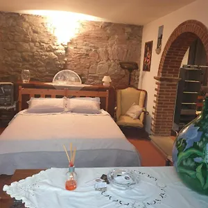 Affittacamere Helga's House- Finestra Sul Borgo, Ambra