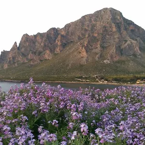 https://la-ninfea-valderice.sicilyhotelsitaly.net